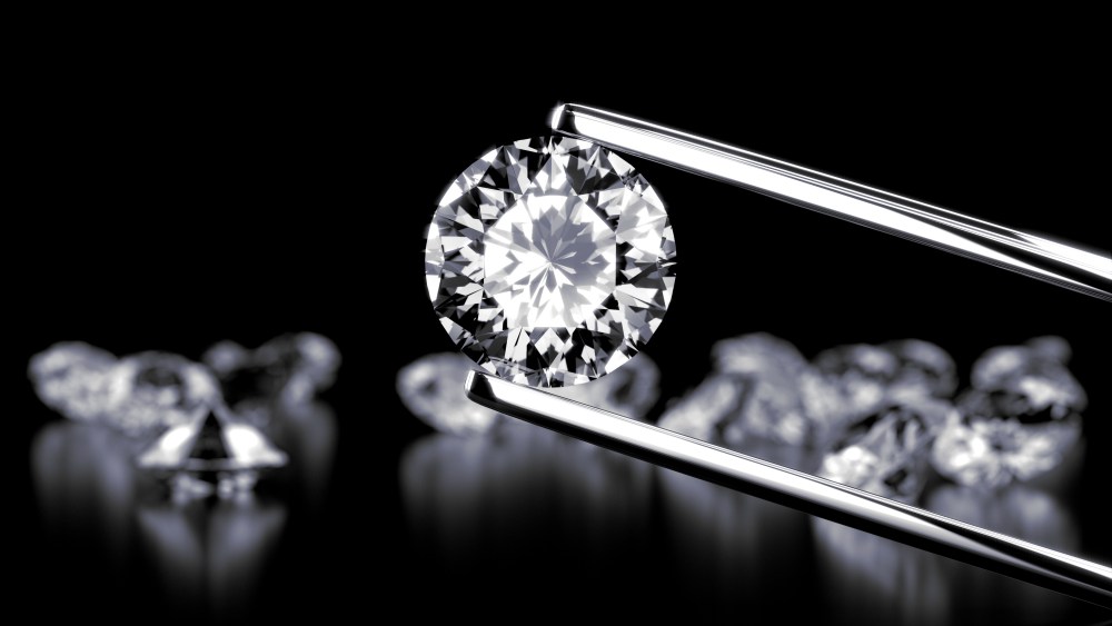 Diamonds in tweezer