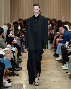 Burberry RTW Spring 2023