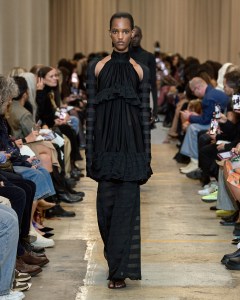 Burberry RTW Spring 2023