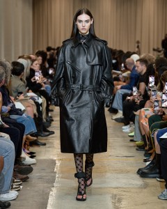 Burberry RTW Spring 2023