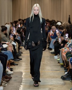 Burberry RTW Spring 2023