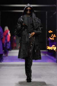 Versace RTW Spring 2023