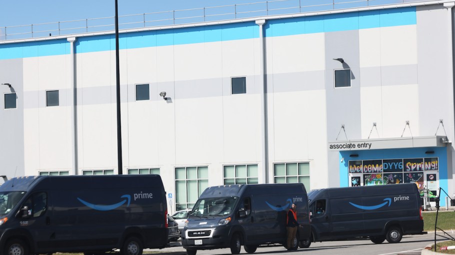 Amazon JFK8 Staten Island facility