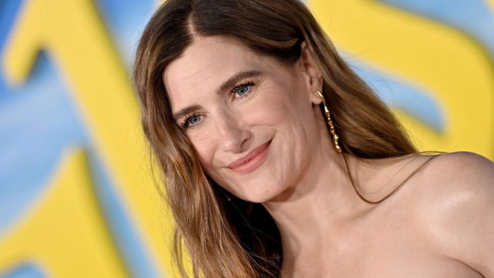 LOS ANGELES, CALIFORNIA - NOVEMBER 14: Kathryn Hahn attends the Premiere of "Glass Onion: A Knives Out Mystery" at Academy Museum of Motion Pictures on November 14, 2022 in Los Angeles, California. (Photo by Axelle/Bauer-Griffin/FilmMagic)