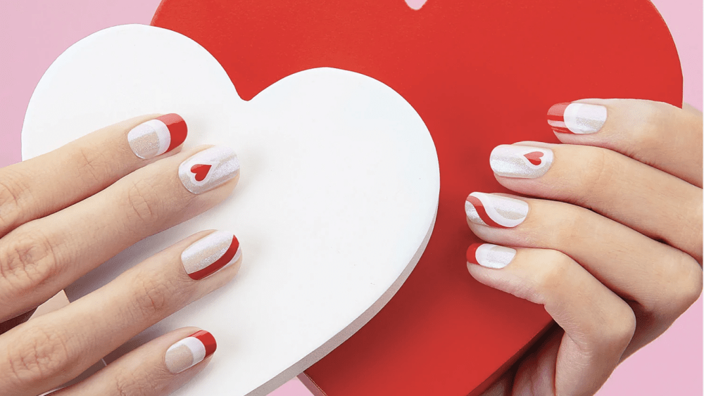 The Gloss Palette: French Heart manicure strips from Dashing Diva, valentine's day collection