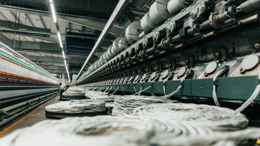 The LCA certification was achieved due to the collaboration of Intradeco’s cotton spinning business in El Salvador, Central America Spinning Works (CASW), and its partnership with Recover Brands, a 100 percent recycled material apparel and accessories brand.