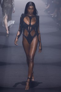 Julien Macdonald RTW Fall 2023