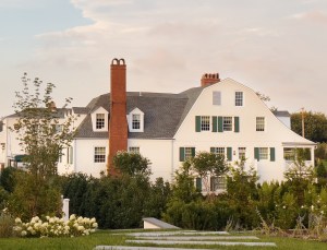 Canoe Place Inn