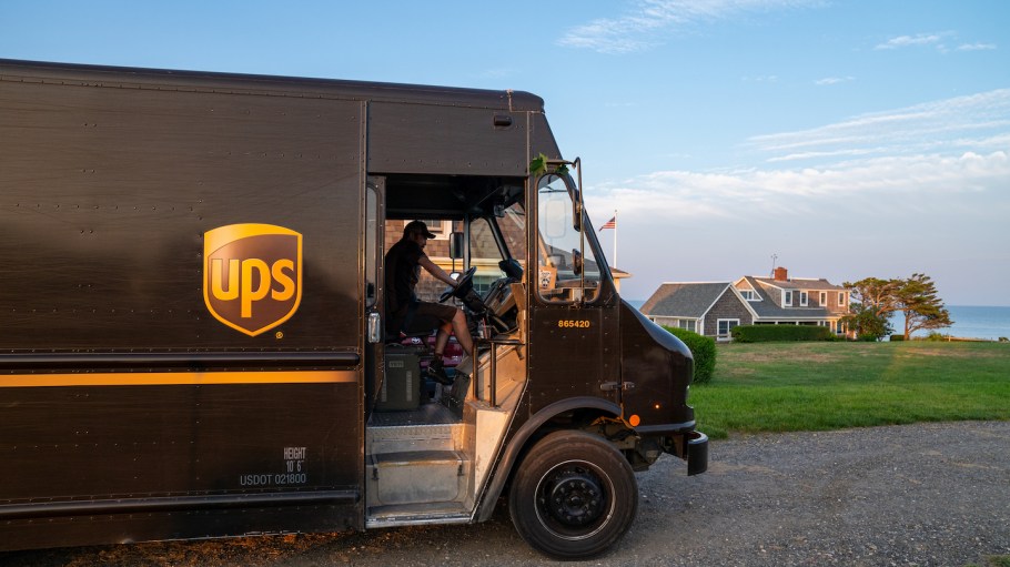 Insight Sourcing Group's Tommy Storch says UPS may have to pull a balancing act in approaching rate hikes if retailers shifted to other carriers in recent months.