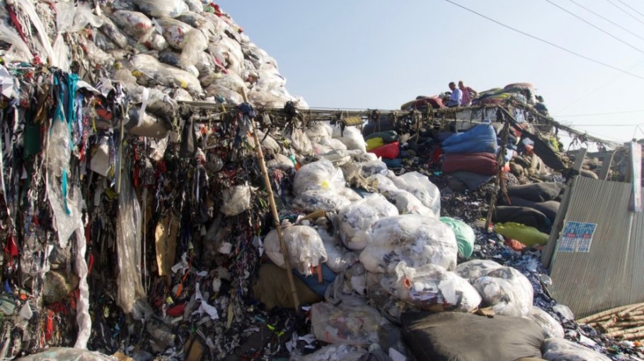 Textile recycler Reverse Resources says 400,000 tonnes of production waste are available in Bangladesh each year.
