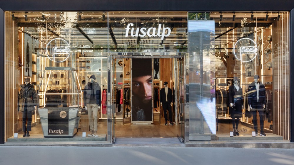 Fusalp Paris flagship on Avenue George V