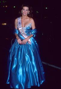 CENTURY CITY, CA - OCTOBER 8:   Miss USA 1988 Courtney Gibbs attends the 33rd Annual Thalians Ball on October 8, 1988 at the Century Plaza Hotel in Century City, California. (Photo by Ron Galella, Ltd./Ron Galella Collection via Getty Images)