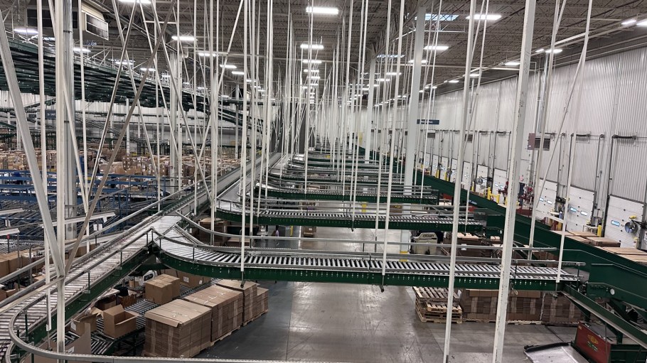 Pacsun will transition management of its 2 million-square-foot Groveport, Ohio fulfillment facility, seen here, to Cart.com.