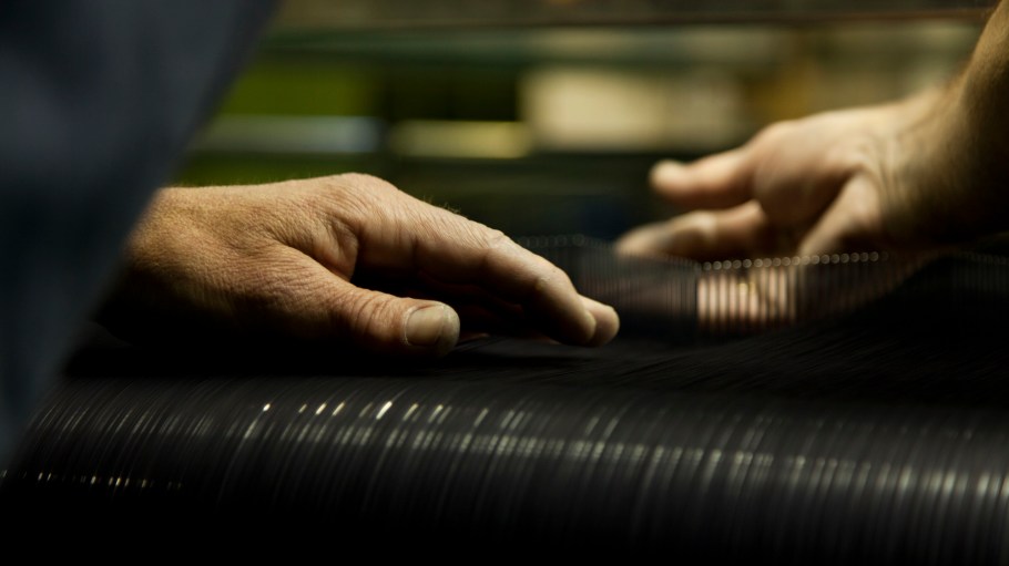 Textil Santanderina uses Archroma's Diresul Evolution Black LIQ dyestuff for its new collection.
