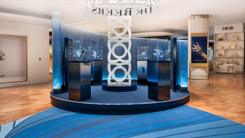 De Beers Galeries Lafayette Enchanted Lotus Pop-up