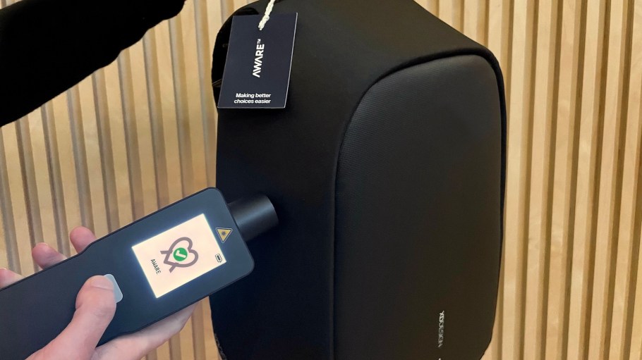 After two years of research and development, Aware has achived the succesful integration of its tracer into recycled polyester filament yarn.