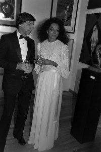 Diana Ross (R) attends a party at the Dyansen Gallery in New York City's SoHo neighborhood on November 11, 1982.