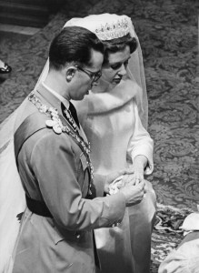 King Baudouin of Belgium (1930 - 1993) places the ring on the finger of Queen Fabiola of Belgium during their wedding ceremony at the Cathedral of St. Michael and St. Gudula, Brussels, 15th December 1960. (Photo by Central Press/Hulton Archive/Getty Images)