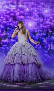 LISBON, PORTUGAL - MAY 24: EDITORIAL USE ONLY. NO BOOK COVERS Taylor Swift performs at Estadio da Luz on May 24, 2024 in Lisbon, Portugal. (Photo by Pedro Gomes/TAS24/Getty Images for TAS Rights Management)