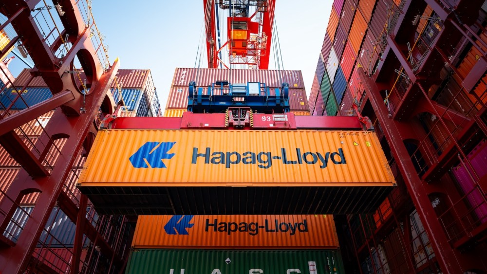 The ongoing Houthi attacks on container ships in the Red Sea keep pushing cargo prices upward, but Hapag-Lloyd still warns of uncertainty.