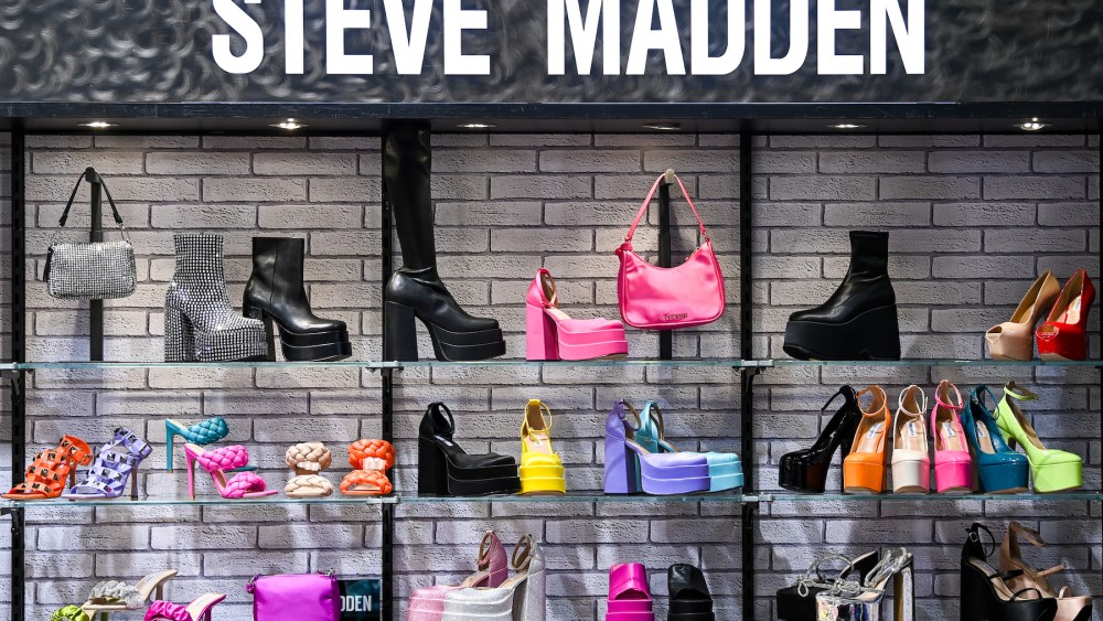 The logo of the label Steve Madden at the fashion fair Premium.