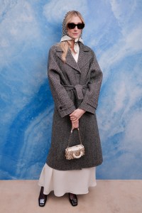 Elizabeth Debicki at the Dior Spring 2025 ready-to-Wear show