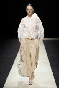 Emporio Armani Spring 2025 Ready-To-Wear Collection at Milan Fashion Week