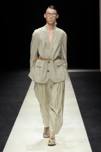 Emporio Armani Spring 2025 Ready-To-Wear Collection at Milan Fashion Week