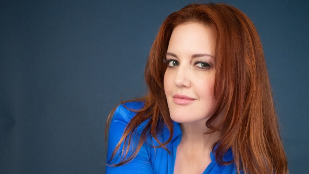 Actress Jennifer Simard