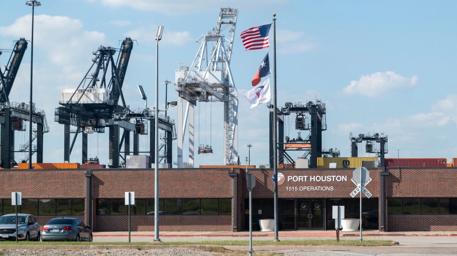 Both parties said the deal "establishes a framework for implementing technologies that will create more jobs while modernizing" the ports.