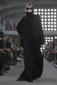 Sacai Fall Ready-To-Wear Collection at Paris Fashion Weed