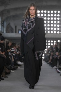 Sacai Fall Ready-To-Wear Collection at Paris Fashion Weed