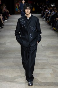 Shiatzy Chen Fall 2025 Ready-to-Wear Collection at Paris Fashion Week