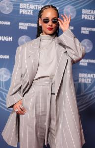 Alicia Keys at The 11th Breakthrough Prize Ceremony held at Barker Hanger on April 05, 2025 in Santa Monica, California.