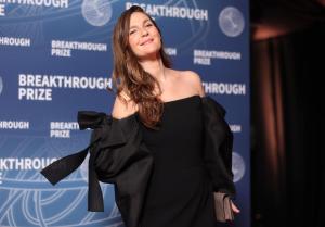 Drew Barrymore at The 11th Breakthrough Prize Ceremony held at Barker Hanger on April 05, 2025 in Santa Monica, California.