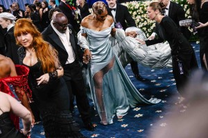 Edward Enninful and Serena Williams in Moncler by Edward Enninful and Fred Leighton at the 2025 Met Gala
