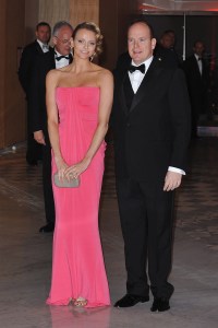 MONACO - MAY 16:  Charlene Wittstock (L) and Prince Albert II of Monaco (R) arrive to attend the Gala dinner of the Monaco Formula One Grand Prix at the Monte Carlo sporting on May 16, 2010 in Monaco, Monaco.  (Photo by Francois Durand/Getty Images)
