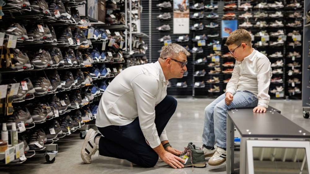 shoe shopping, father/son bts shoe shopping
