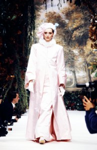 Model Ines de La Fressange walks in the Chanel Spring 1985 Couture Runway Show on January 29, 1985, in Paris, France. (Photo by Guy Marineau/Penske Media via Getty Images)