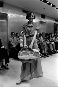 50-piece collection designed by Geoffrey Beene, the first collection in which he was completely involved. 50-piece collection designed by Geoffrey Beene, the first collection in which he was completely involved. Beene Bag by Geoffrey Beene Resort/Summer 1974 Collection Runway (Photo by Fairchild Archive/WWD/Penske Media via Getty Images)