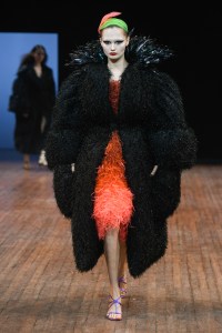 Viktor & Rolf Fall 2025 Couture at Couture Fashion Week