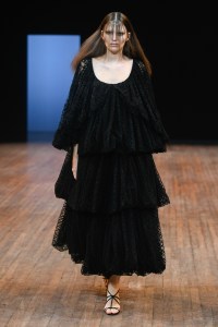 Viktor & Rolf Fall 2025 Couture at Couture Fashion Week