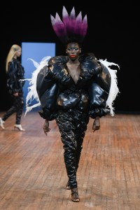 Viktor & Rolf Fall 2025 Couture at Couture Fashion Week