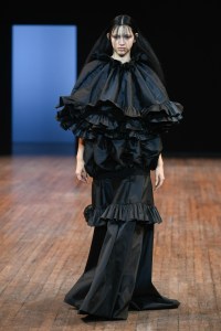 Viktor & Rolf Fall 2025 Couture at Couture Fashion Week