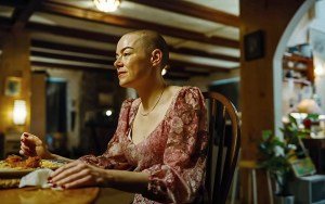 BUGONIA, Emma Stone, 2025.  © Focus Features / Courtesy Everett Collection