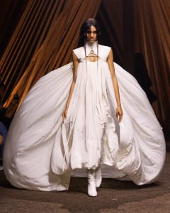 McQueen Spring 2026 Ready-to-Wear Collectionat Paris Fashion Week