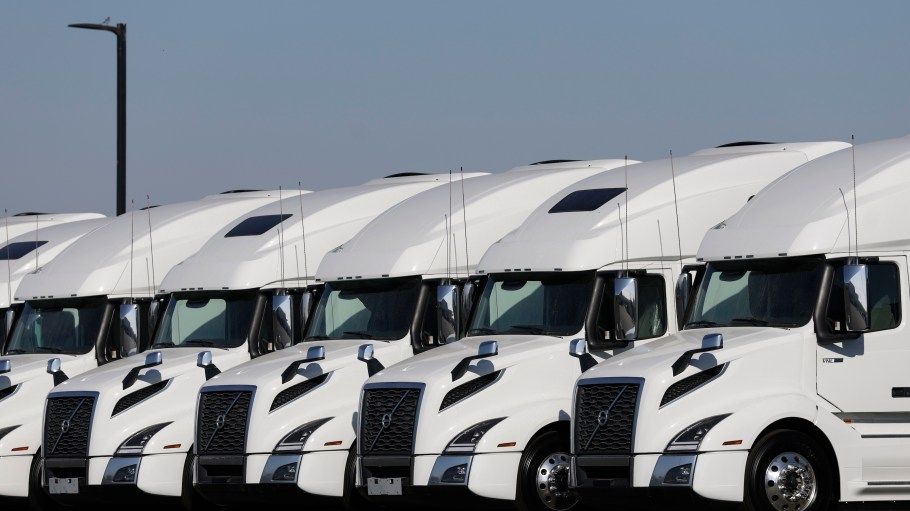 The new Section 232 duties target foreign-built medium- and heavy-duty trucks amid a prolonged freight recession and mounting industry concern over USMCA exemptions.