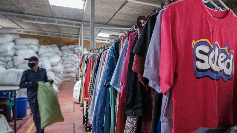 The Laudes Foundation governors visit to the Textile Recovery Facilities (TRF) in Bengaluru. February 2025.