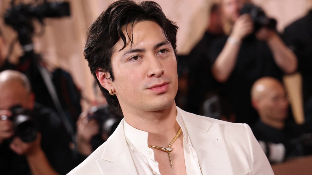 Canadian actor Hudson Williams attends the 83rd annual Golden Globe Awards at the Beverly Hilton hotel in Beverly Hills, California, on January 11, 2026. (Photo by Michael Tran / AFP via Getty Images) / -- IMAGE RESTRICTED TO EDITORIAL USE - STRICTLY NO COMMERCIAL USE --