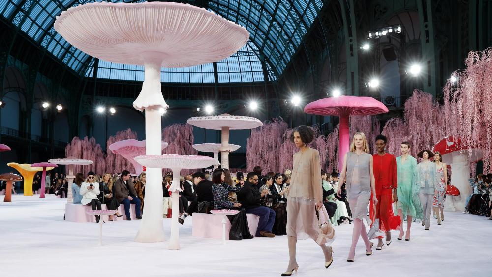 Model on the runway at the Chanel fashion show as part of Haute Couture Spring/Summer 2026 held at the Grand Palais on January 27, 2026 in Paris, France.